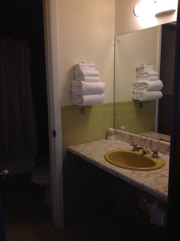 Oneida Village Inn Three Lakes Habitación foto