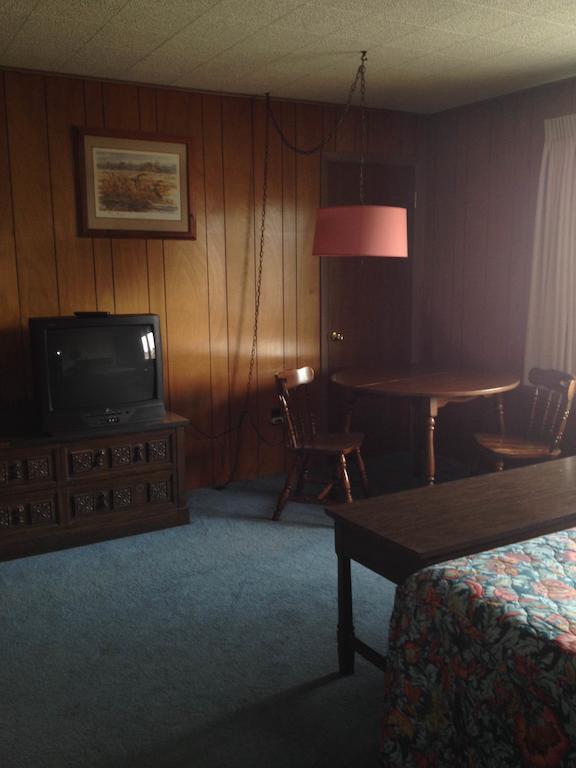 Oneida Village Inn Three Lakes Habitación foto